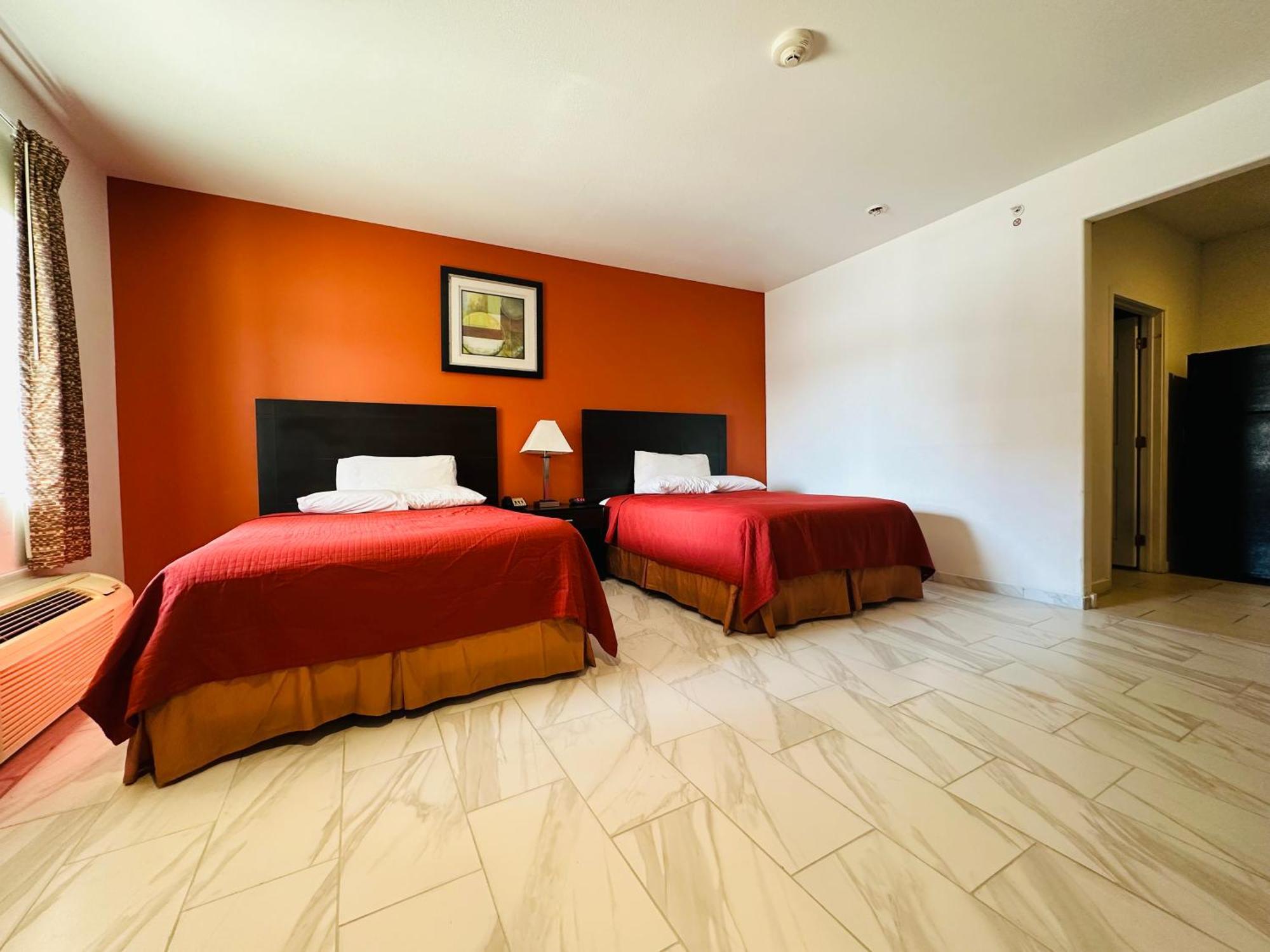 Lux Inn And Suites Three Rivers Exteriör bild