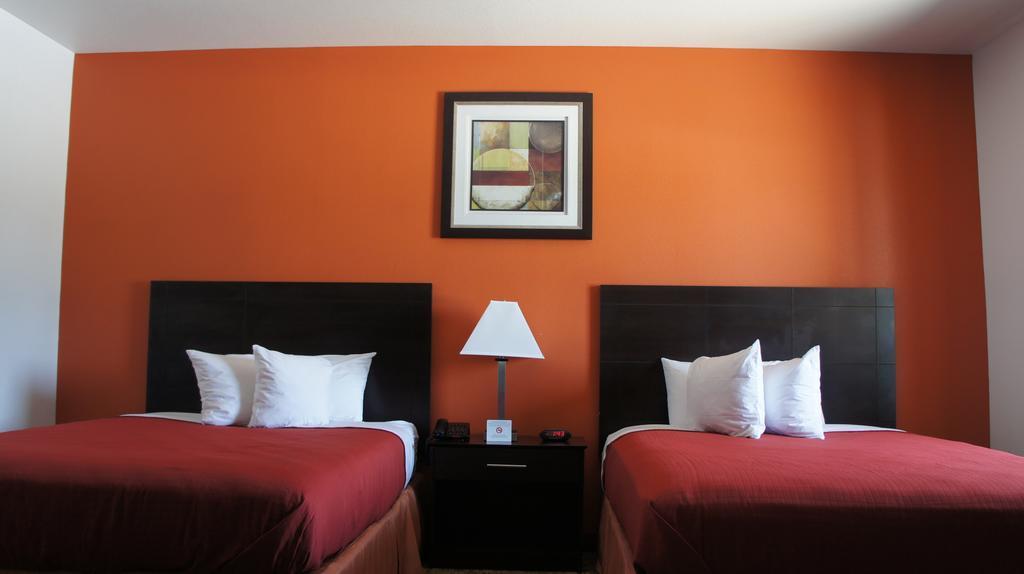 Lux Inn And Suites Three Rivers Exteriör bild