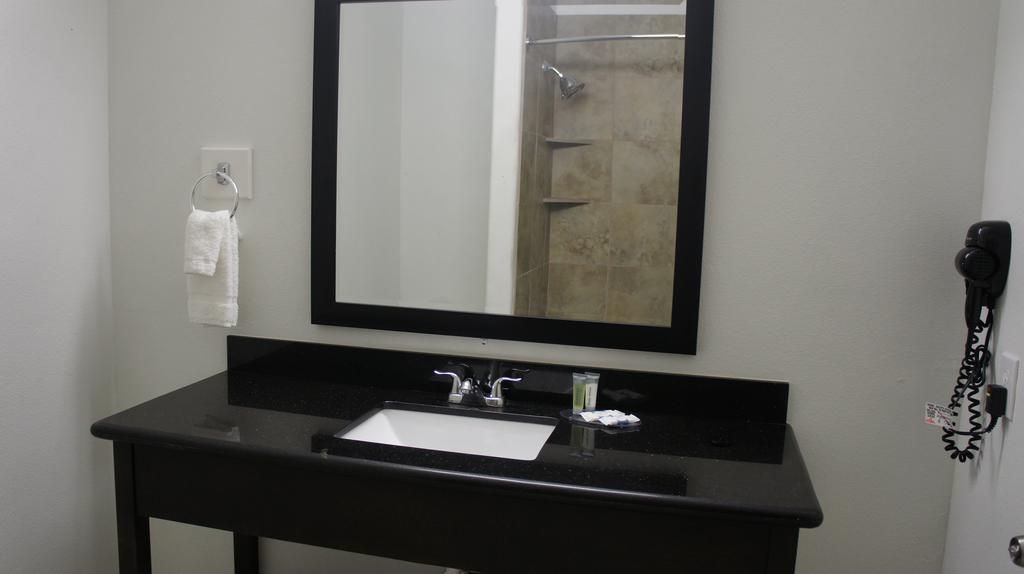 Lux Inn And Suites Three Rivers Rum bild